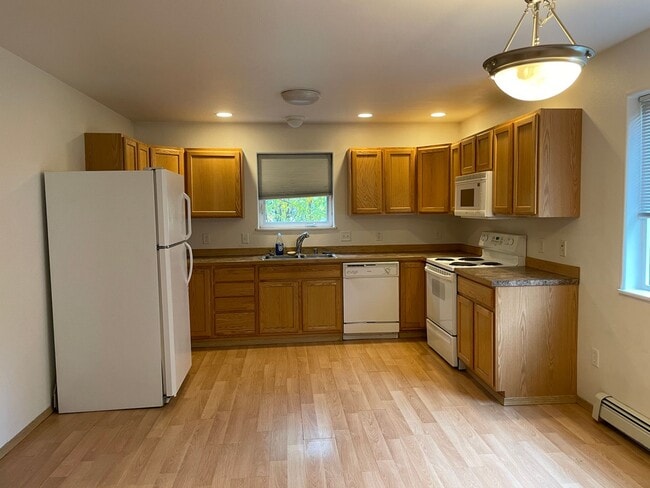 4936 Princeton Dr Unit B