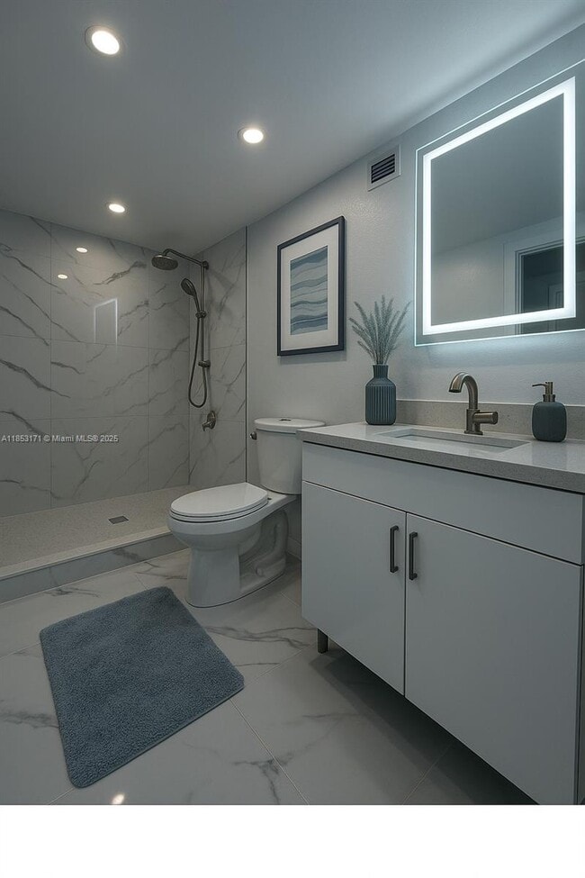 Photo - 1000 Parkview Dr Unit 212