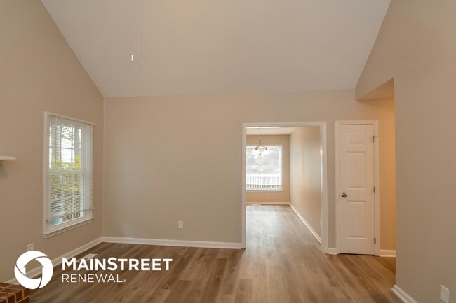 Photo - 4700 Thurmount Pl