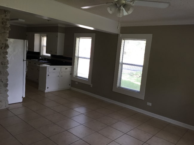 Photo - 600 Eason Pl