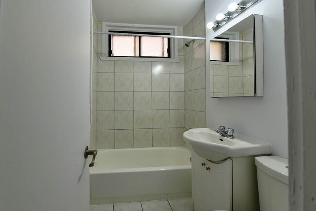 Photo - 3250 Av. Van Horne Unit 1