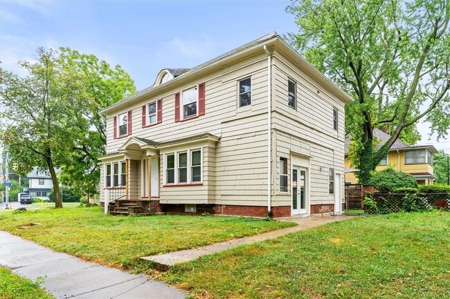 Photo - 19 Genesee Park Blvd