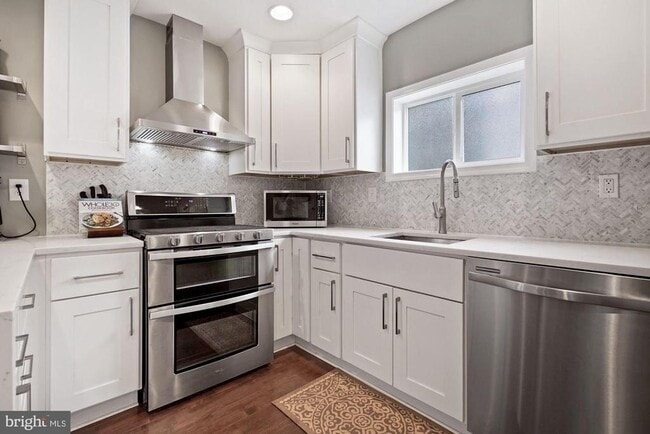 Photo - 2410 South Dakota Ave NE