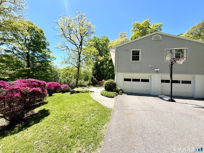 Photo - 137 Florida Hill Rd