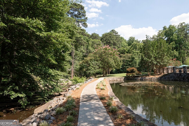 Building Photo - 24105 Plantation Dr NE Unit 105