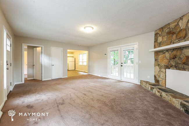 Photo - 421 Sellwood Cir