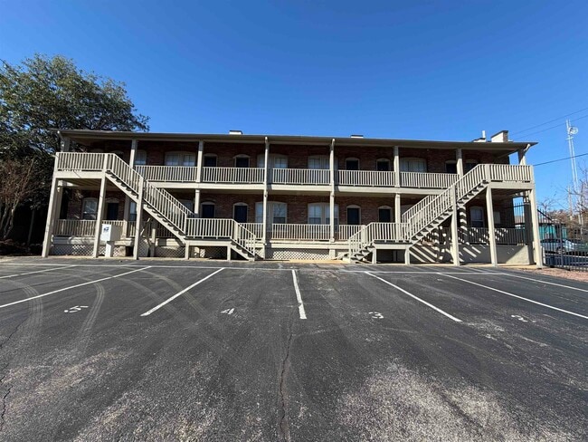 Building Photo - 129 Talbot Ave Unit 103