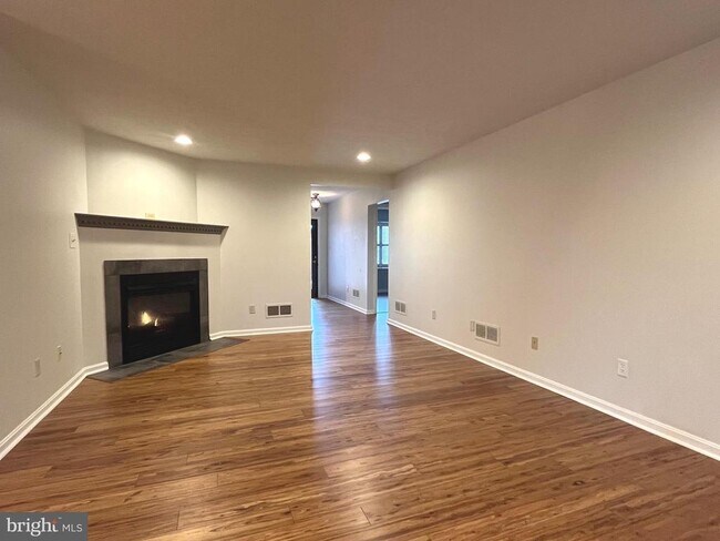 Photo - 330 Parkwood Dr