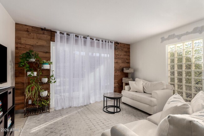 Photo - 3655 N 5th Ave Unidad 114