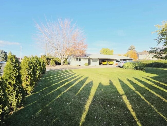 Photo - 1037/1039 Eastmont Ave. Duplex Unit 1037