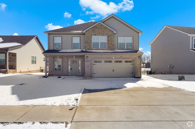 Building Photo - Beautiful Home in Clarksville!