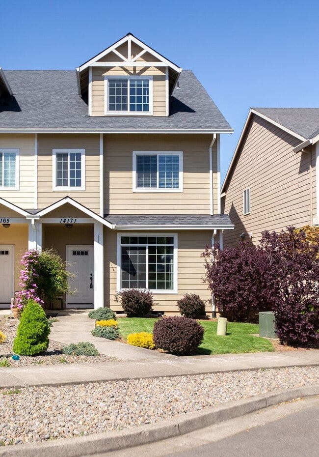 Building Photo - 4 Bedroom Oregon City with Large Bonus Roo... Rental