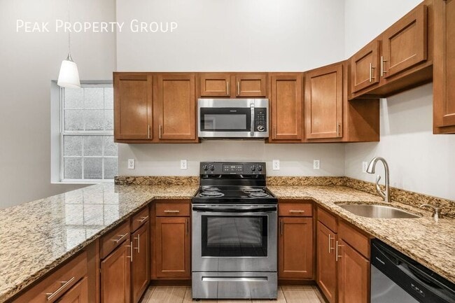 Building Photo - 77-79 E. 7th Avenue-77 E. 7th Unit 77 E. 7th