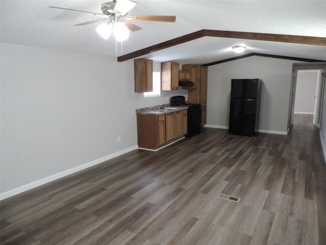 Photo - 1668 FM 2518 Rd