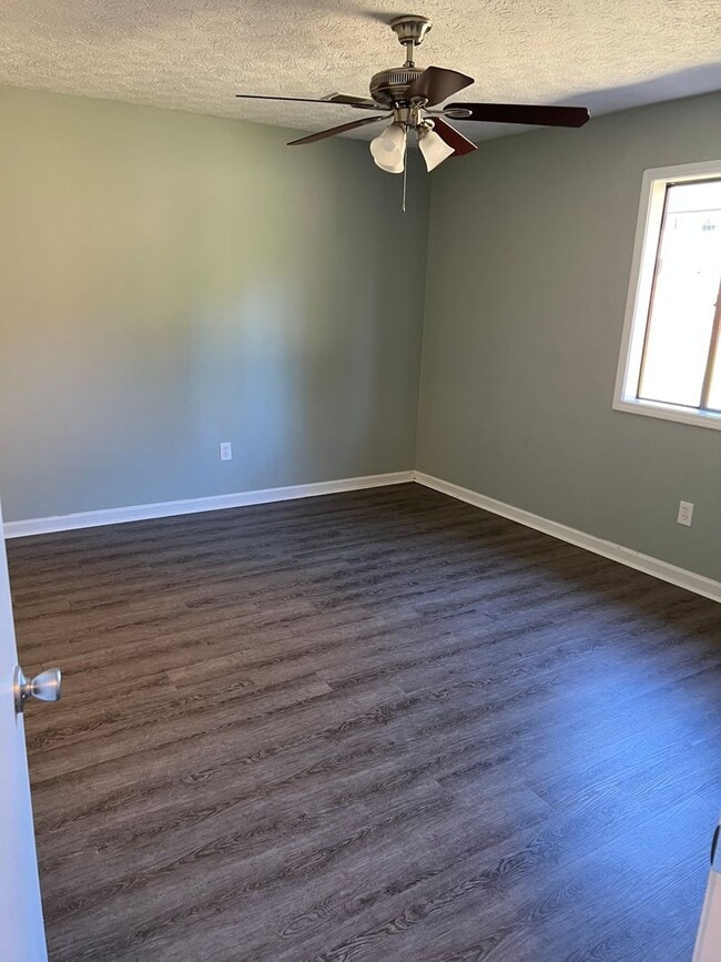 Photo - 97 Evergreen Ln Unidad APT I