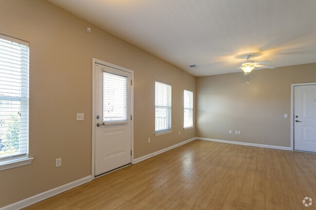 3BR -2BA 1,300sf - Savannah Gardens