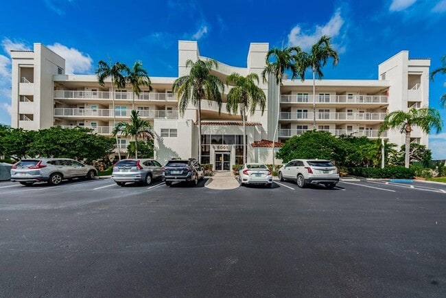 6001 Bahia Del Mar Cir N Unit 527