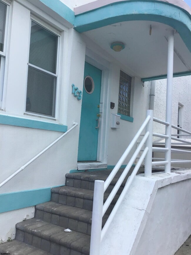 Photo - 123 N Cornwall Ave