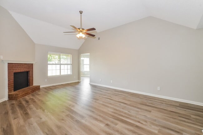 Photo - 990 Jessa Cove