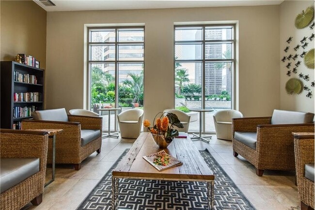 Photo - 1401 McKinney St