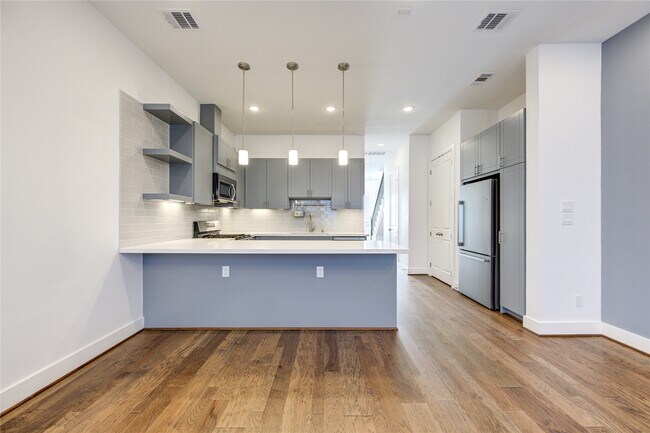 Photo - 8964 Zurcher Ln