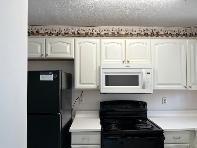 Building Photo - 55 Vining Ct Unit 209 Rental