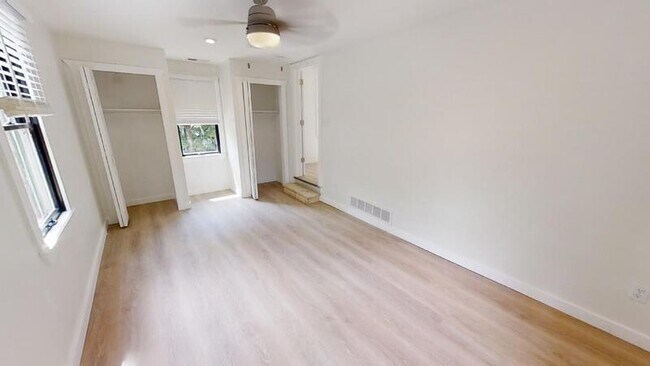 Photo - 603 E Ann St Unidad 4