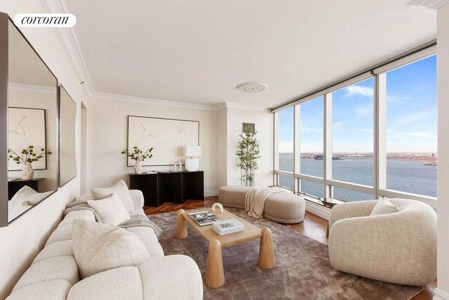 Photo - 10 Little W St