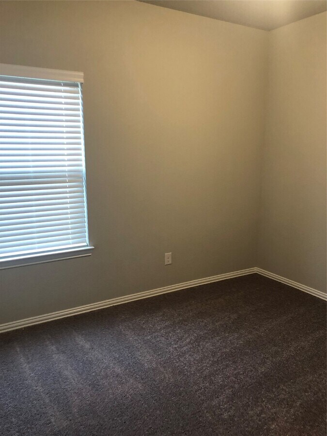 Photo - 31315 Conover Dr