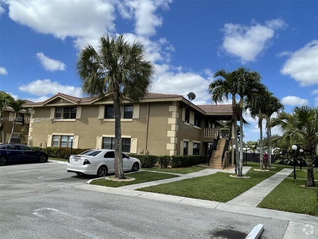 Building Photo - 2642 Riverside Dr Unit 2642 Rental