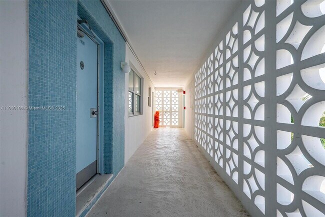 Photo - 9101 E Bay Harbor Dr