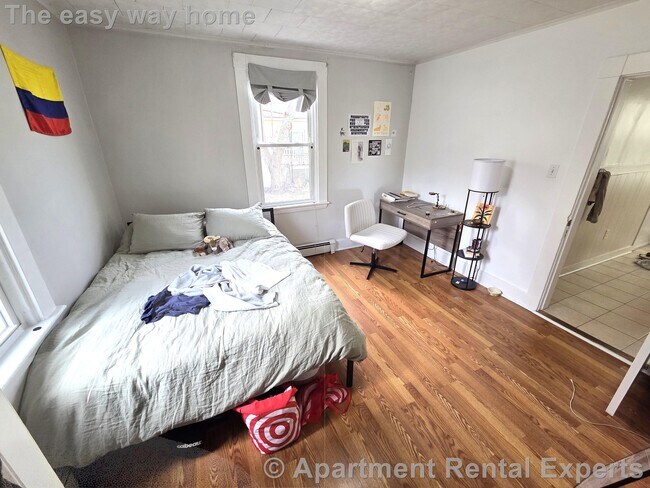 Photo - 273 Cardinal Medeiros Ave Unit #1