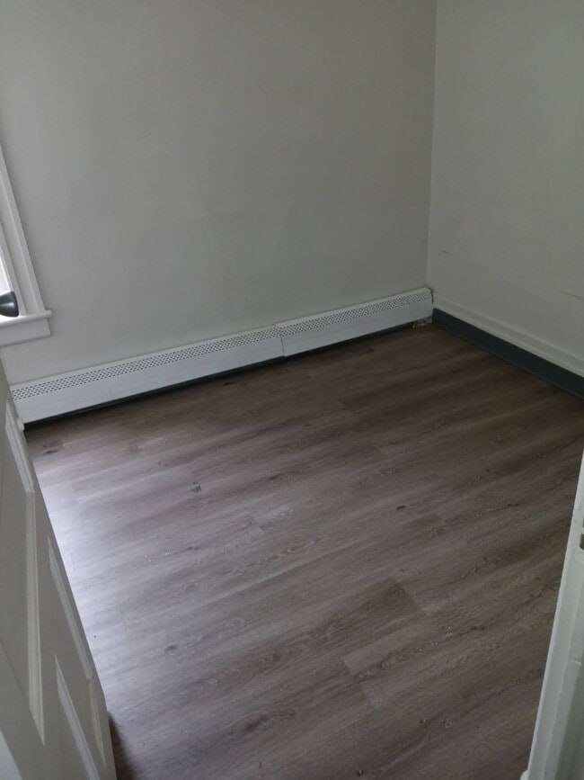 Photo - 809 River St