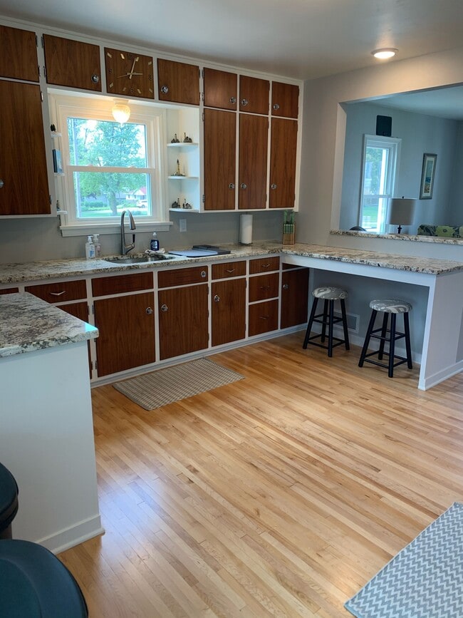 Photo - 84 E North Water St