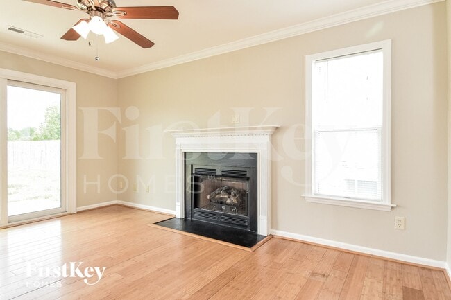 Photo - 6033 Old Plank Rd