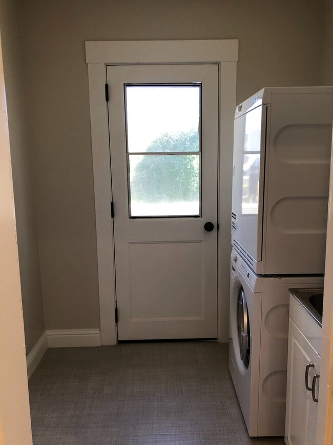 Photo - Remodeled House Walking Distance to Burlingame Ave