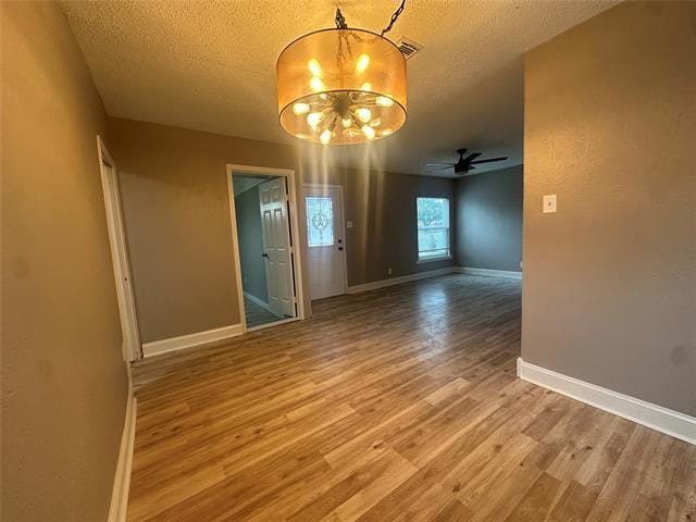 Photo - 1404 Dent St