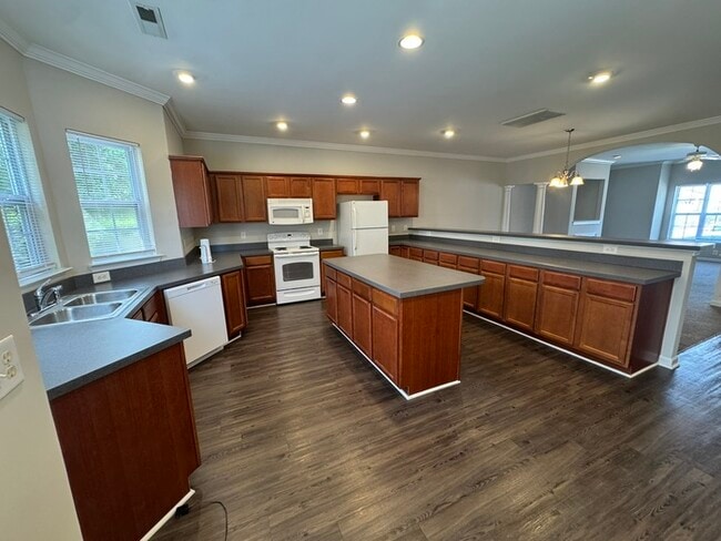 Photo - Amazing Deal! Great Location! 3 Bedroom 2....