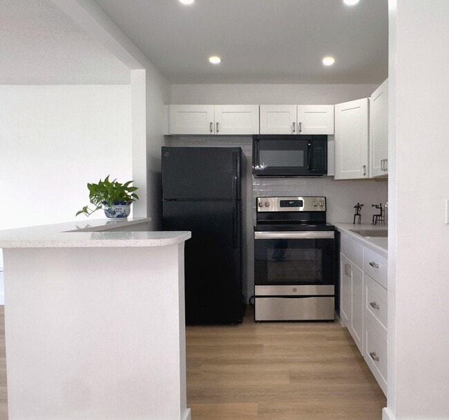 Photo - 150 Windsor E