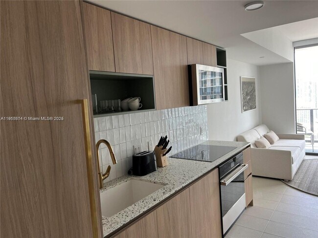 Photo - 159 NE 6th St Unidad 2807