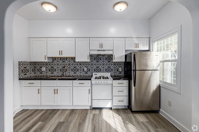 Photo - 5139 Melrose Avenue