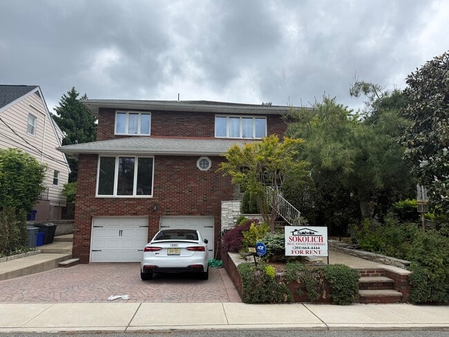 Photo - 250 Maple St