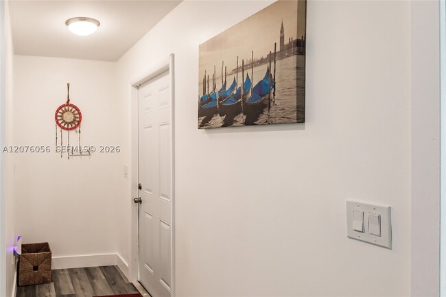 Photo - 1942 Roseate Ln