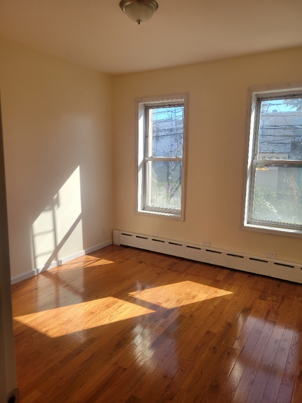 Photo - 22-37-2235 35th St Unidad 2 floor