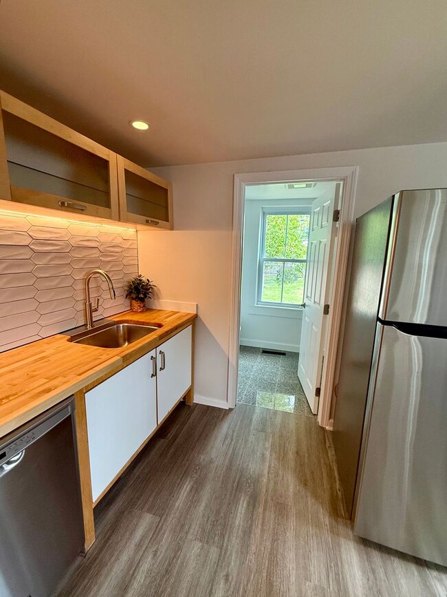 Photo - 6 Charles St Unit 300-242