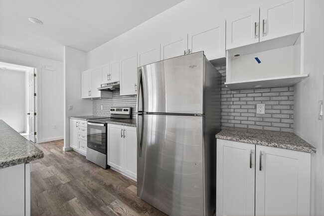 Photo - FIRST MONTH FREE!!! 4/2 In NW Cape
