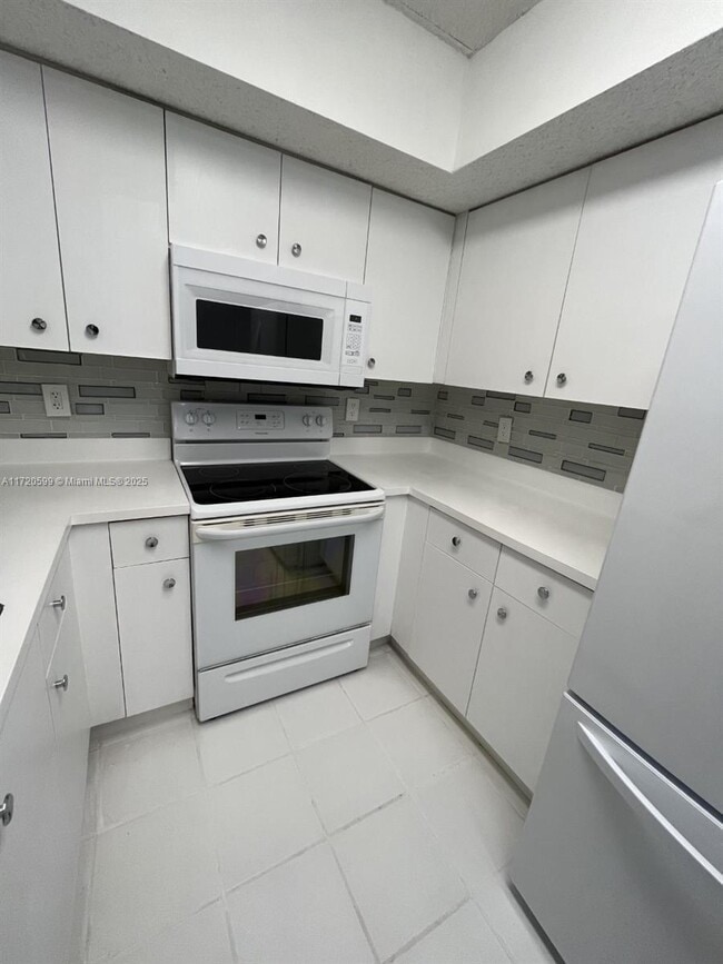 Photo - 5540 NW 61st St Unit 422