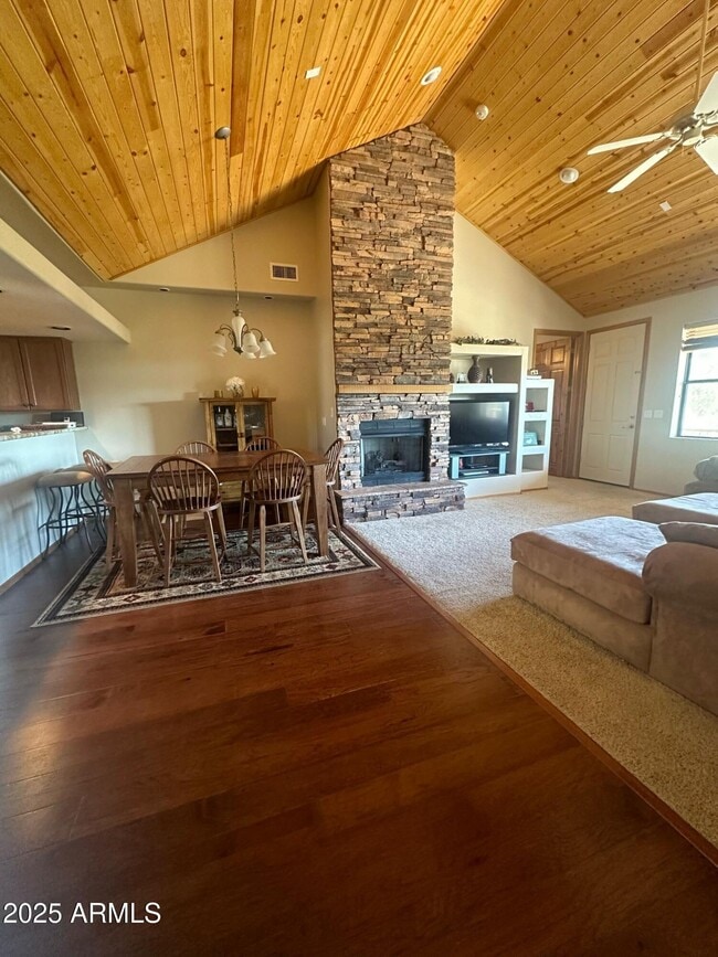 Photo - 805 N Grapevine Cir