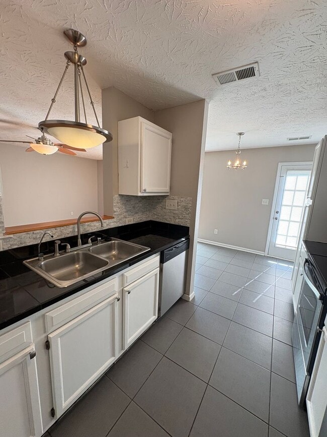 Photo - 120 River Run Ct