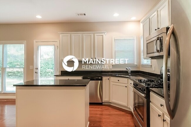 Photo - 4 Bedroom Pet-Friendly Home in DALLAS, GA with Main Street Renewal